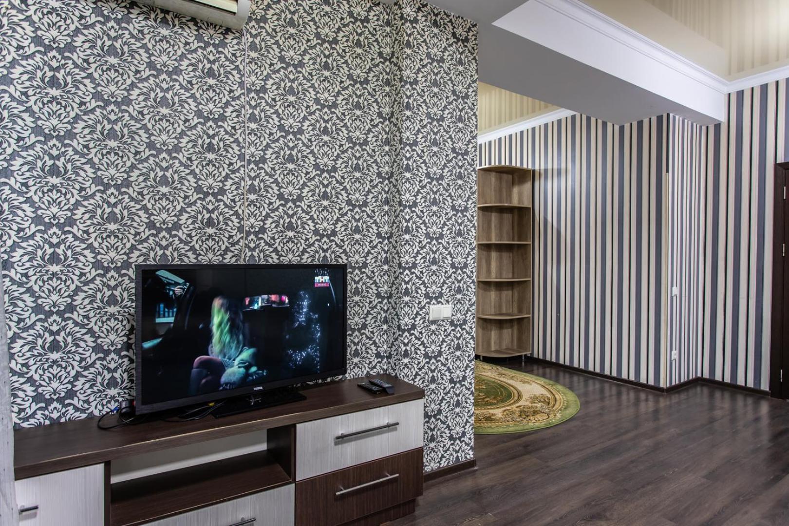 Spacious Apartment With Terrace Chisinau Exterior photo